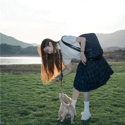 两个月亮